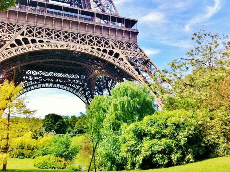 Escape game outdoor : une enquête autour de la Tour Eiffel